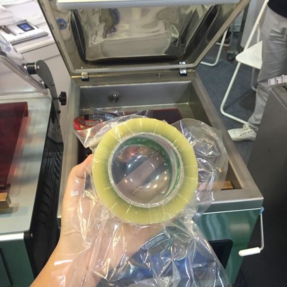 Vacuum Packing and Sealing Machine